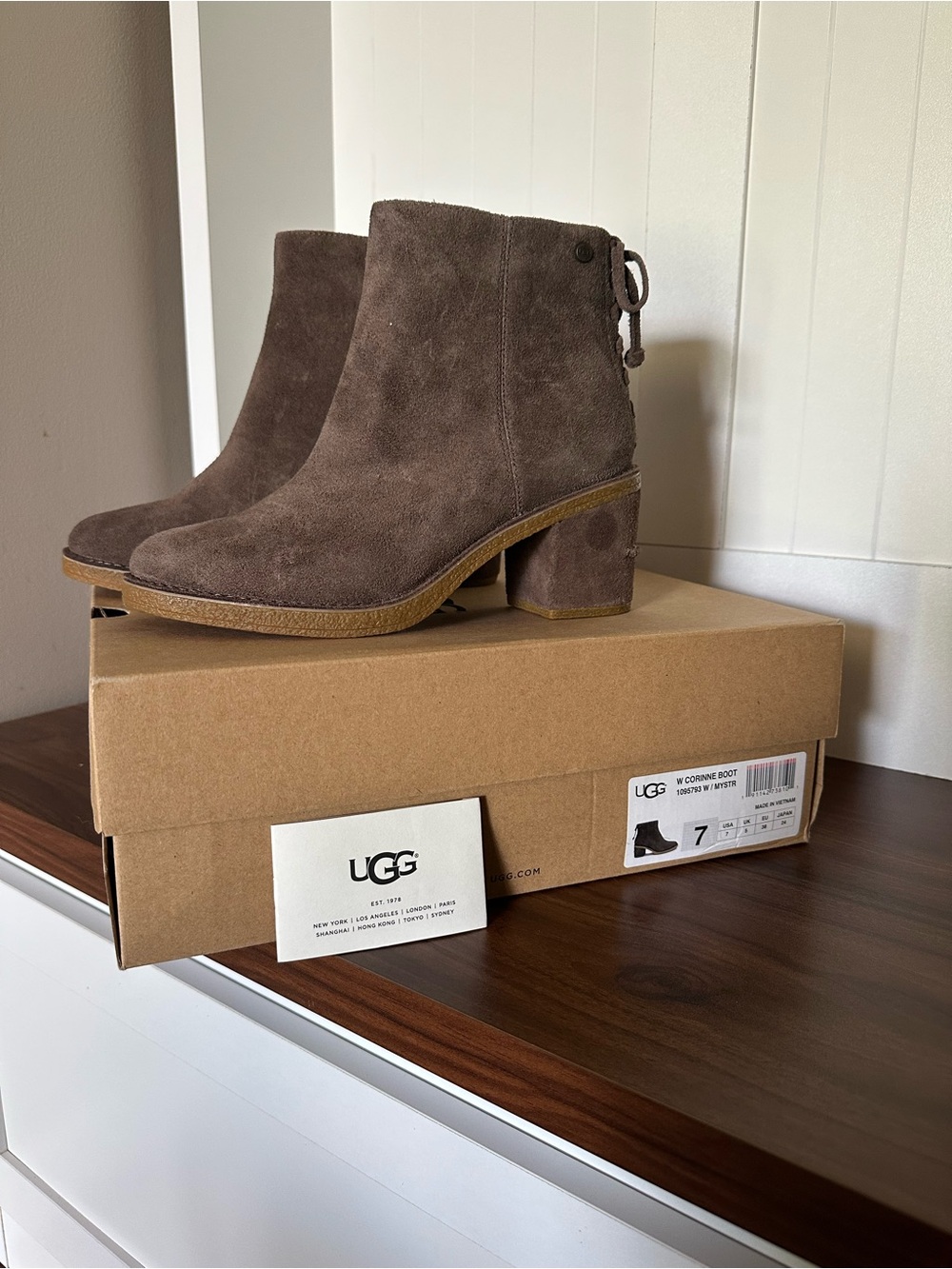 UGG Women's Corinne Suede Ankle Booties with Block Heel Size 7